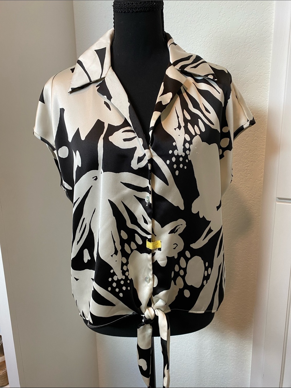 Rachel Zoe Black & white Tie-Front Button Down Blouse